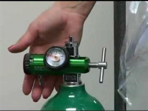 how do you hook up a portable oxygen tank